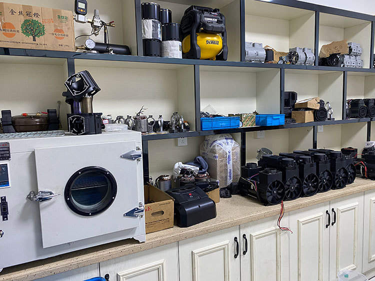 TECH LAB
