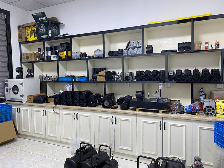 TECH LAB