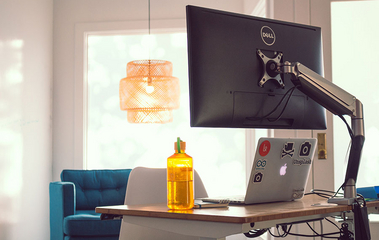Tilting Plasma/LCD TV Wall Mount